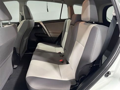 Used 2015 Toyota RAV4 XLE image 29