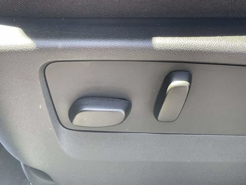 Used 2022 Buick Envision Avenir w/ Technology Package II FWD image 20