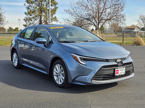 New 2026 Toyota Corolla XLE FWD image 6