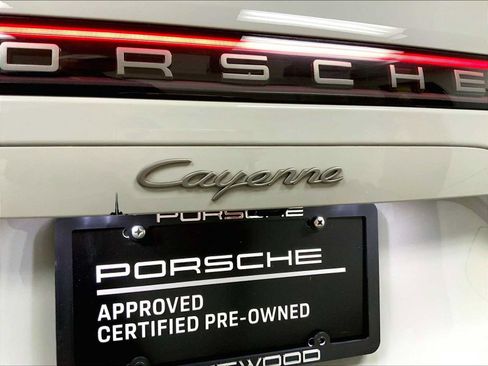 Certified 2023 Porsche Cayenne Platinum Edition AWD/4WD image 35