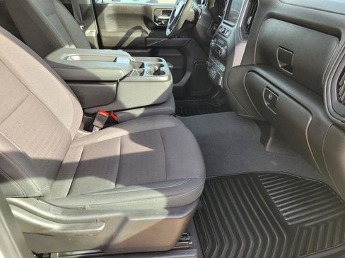 Used 2024 Chevrolet Silverado 2500 Custom w/ Custom Value Package image 12