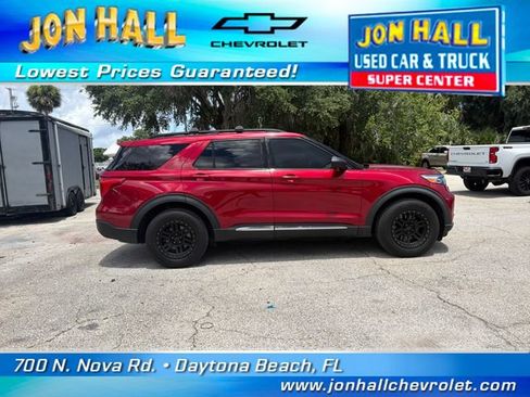 Used 2020 Ford Explorer XLT w/ Equipment Group 202A AWD/4WD image 14