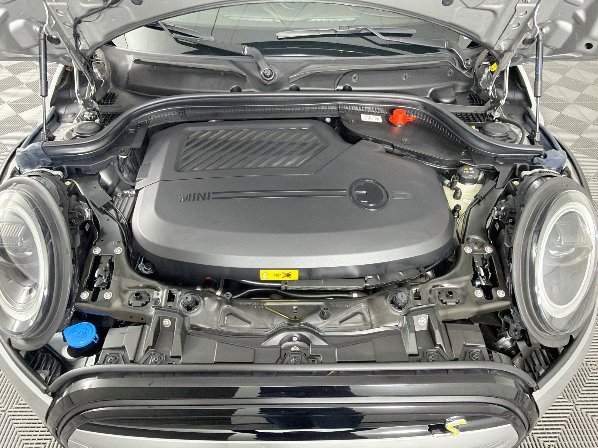 Used 2024 MINI Cooper SE FWD image 30