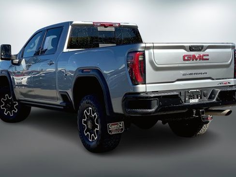 Used 2024 GMC Sierra 2500 AT4X image 10