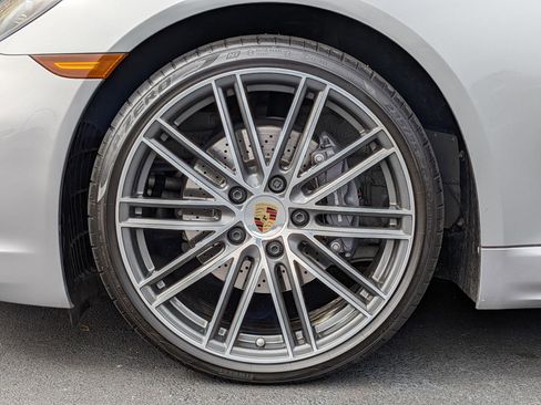 Certified 2024 Porsche 718 Cayman RWD image 33