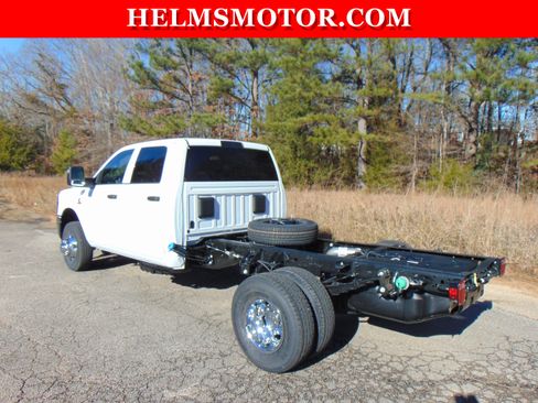 New 2026 RAM 3500 Tradesman AWD/4WD image 10