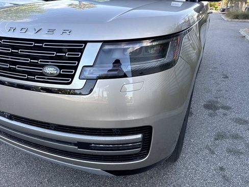 New 2026 Land Rover Range Rover Long Wheelbase SE AWD/4WD image 9
