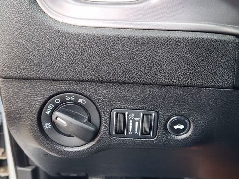 Used 2023 Dodge Charger SXT RWD image 20