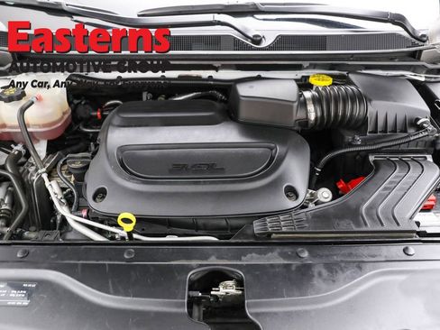 Used 2023 Chrysler Voyager LX image 7