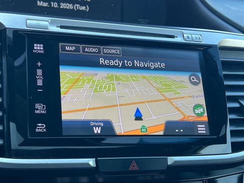 Used 2017 Honda Accord Touring image 22