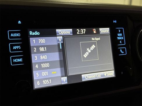 Used 2017 Toyota Tacoma TRD Sport image 13