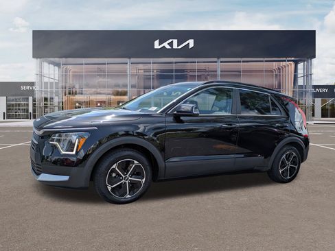 Certified 2023 Kia Niro EX FWD image 6