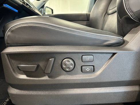 Used 2025 INFINITI QX80 Sensory AWD/4WD image 10