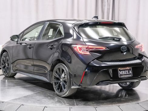 Used 2021 Toyota Corolla SE FWD image 2