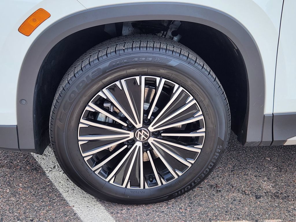 Certified 2025 Volkswagen Tiguan S AWD/4WD image 10