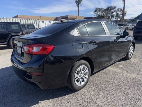 Used 2019 Chevrolet Cruze LS image 5