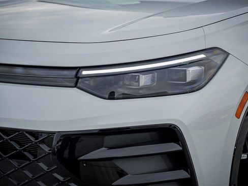 New 2026 Volkswagen Tiguan SE R-Line image 2