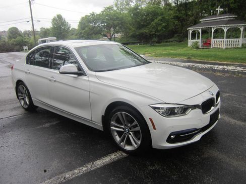 Used 2017 BMW 330i xDrive Sedan AWD/4WD image 19