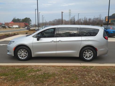New 2026 Chrysler Voyager LX image 10