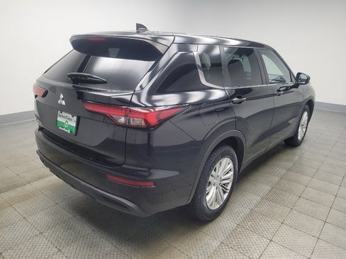 Used 2023 Mitsubishi Outlander ES image 10