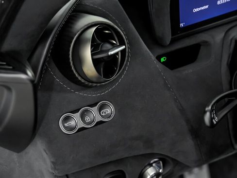 Used 2018 McLaren 720S Performance RWD image 25