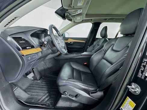 Used 2022 Volvo XC90 T6 Momentum w/ Advanced Package image 14