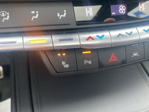 Used 2023 Cadillac XT4 Sport image 14