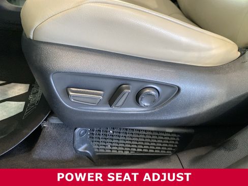 Used 2021 Toyota Sienna XLE image 21