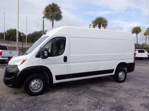 Used 2023 RAM ProMaster 2500 FWD image 2