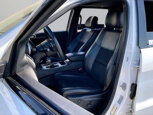 Used 2017 Jeep Grand Cherokee Altitude RWD image 21