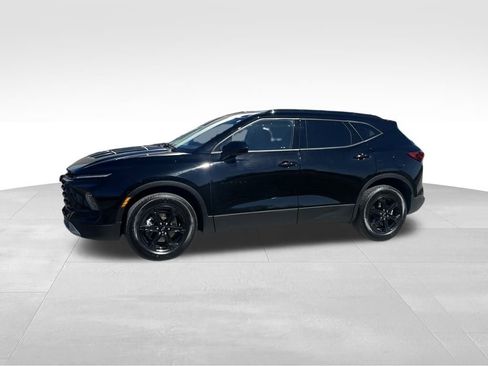 Used 2024 Chevrolet Blazer LT image 3