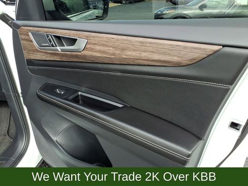 Used 2025 Volkswagen Atlas SEL Premium R-Line image 32