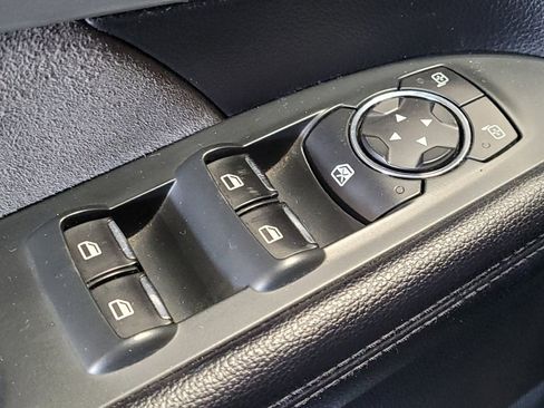 Used 2017 Ford Explorer XLT w/ Equipment Group 202A image 27