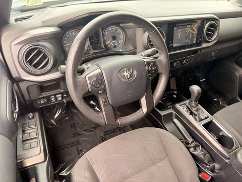 Used 2017 Toyota Tacoma TRD Off-Road w/ Tow Package (A/T) AWD/4WD image 22