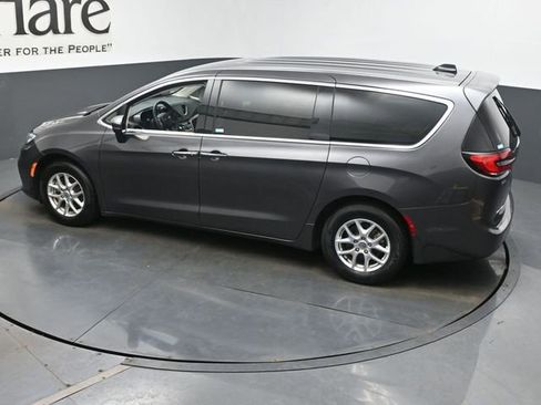 Used 2023 Chrysler Pacifica Touring-L FWD image 42