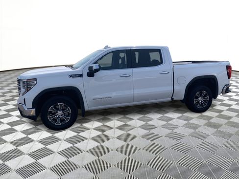 Used 2026 GMC Sierra 1500 SLT AWD/4WD image 2