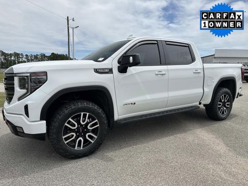 Used 2024 GMC Sierra 1500 AT4 w/ Technology Package AWD/4WD image 8
