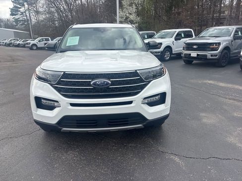 Used 2023 Ford Explorer XLT w/ Equipment Group 202A image 3