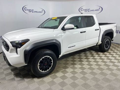 Used 2024 Toyota Tacoma TRD Off-Road AWD/4WD image 3