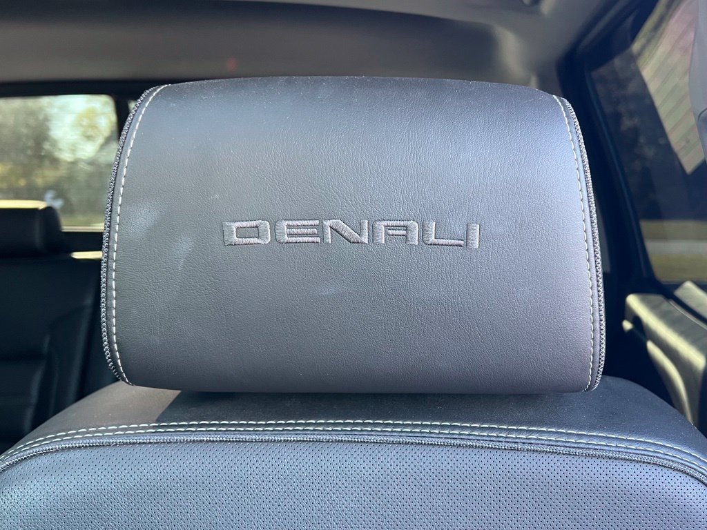 Used 2019 GMC Sierra 2500 Denali w/ Duramax Plus Package AWD/4WD image 8