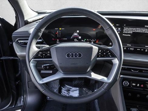 Certified 2025 Audi Q5 Premium Plus image 13