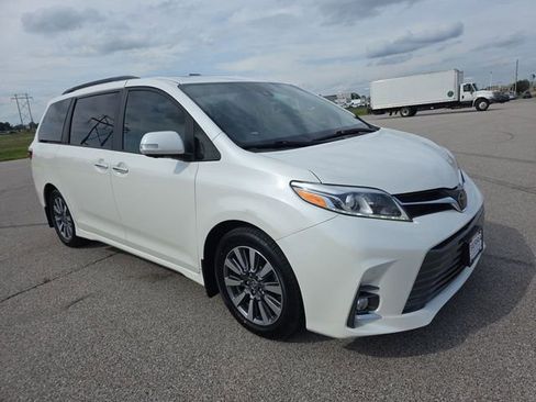 Used 2020 Toyota Sienna Limited Premium FWD image 15