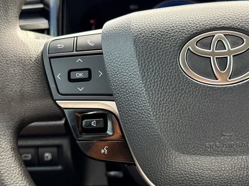 Used 2026 Toyota Camry LE w/ Convenience Package FWD image 28