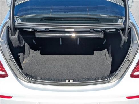 Used 2020 Mercedes-Benz E 350 Sedan image 6
