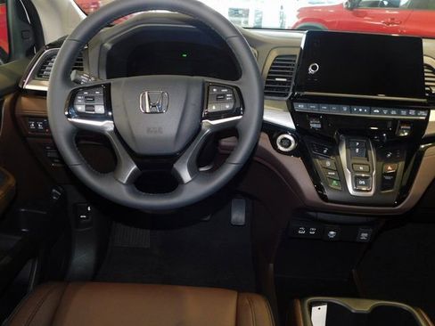 New 2026 Honda Odyssey Touring image 12