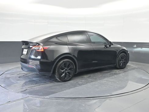 Used 2024 Tesla Model Y Long Range AWD/4WD image 15