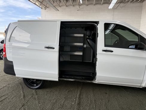 Used 2018 Mercedes-Benz Metris w/ Blind Spot Assist Package image 21