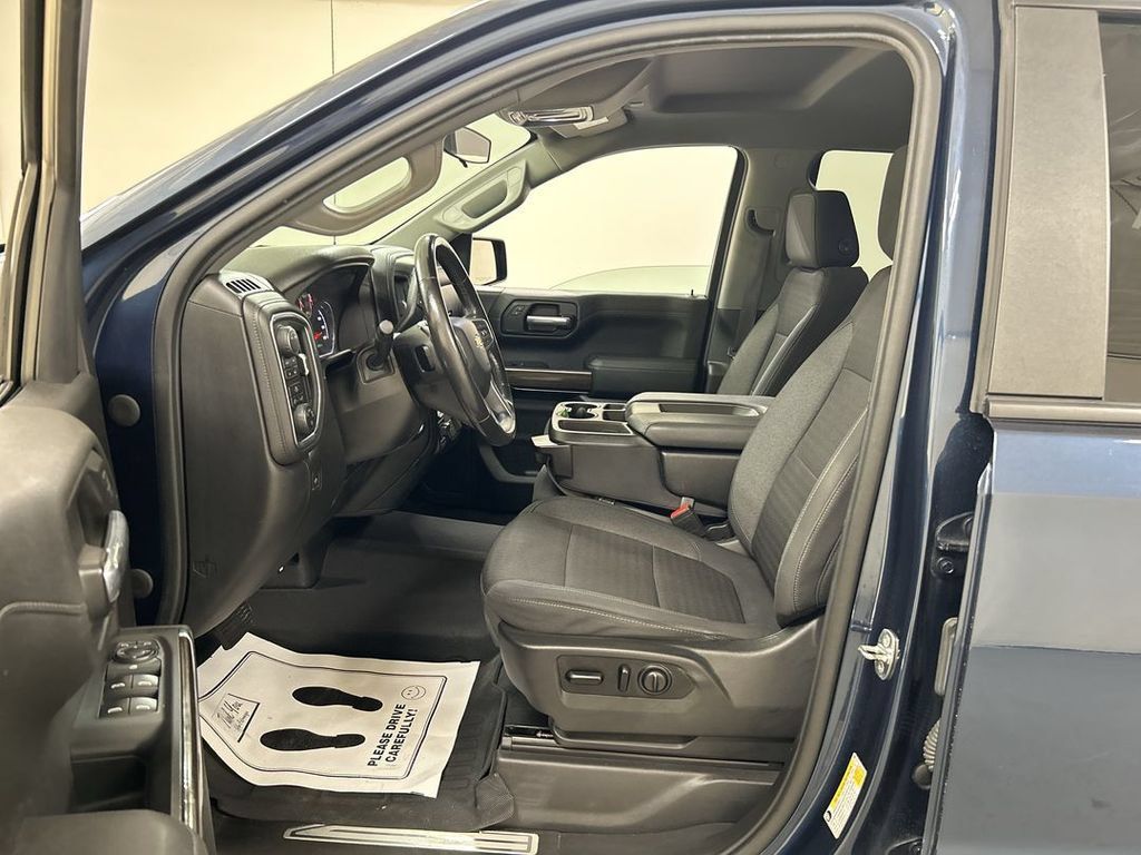 Used 2021 Chevrolet Silverado 1500 LT AWD/4WD image 9