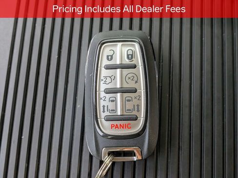 Used 2024 Chrysler Pacifica Limited w/ Uconnect Theater Family Group FWD image 32