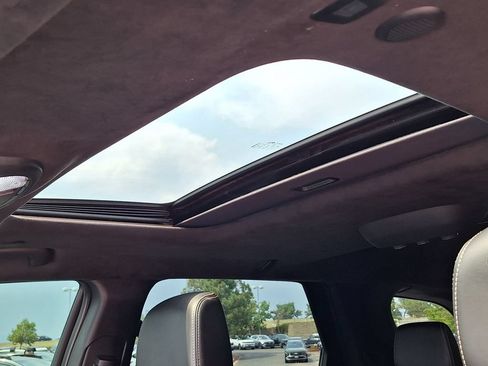 Used 2022 Dodge Durango SRT w/ SRT Interior Appearance Group AWD/4WD image 29
